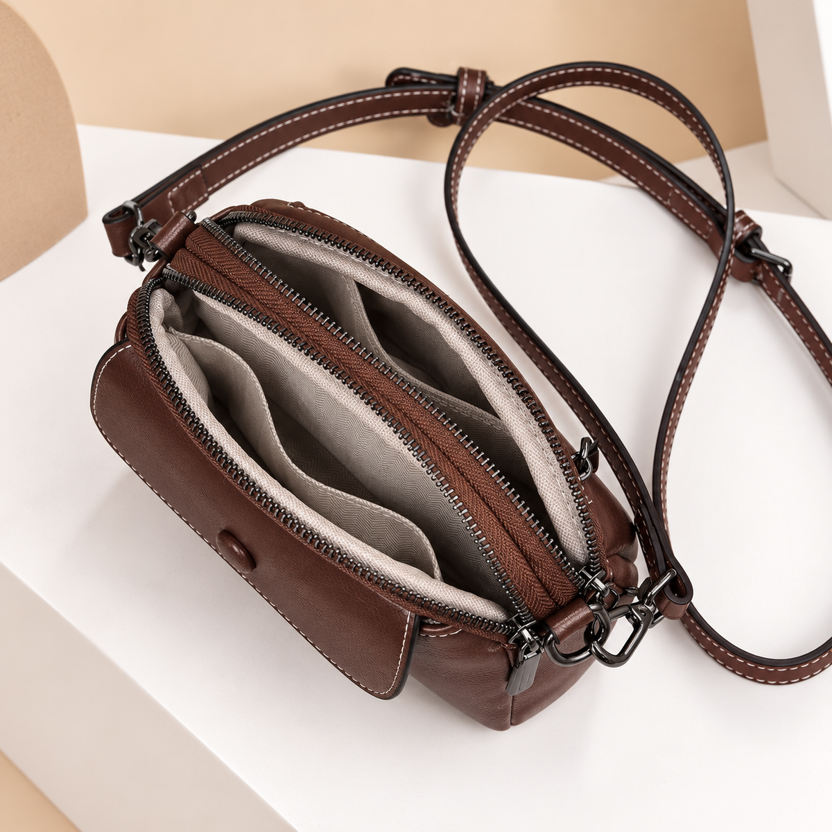 Poppy - Multi-Pocket Crossbody Bag